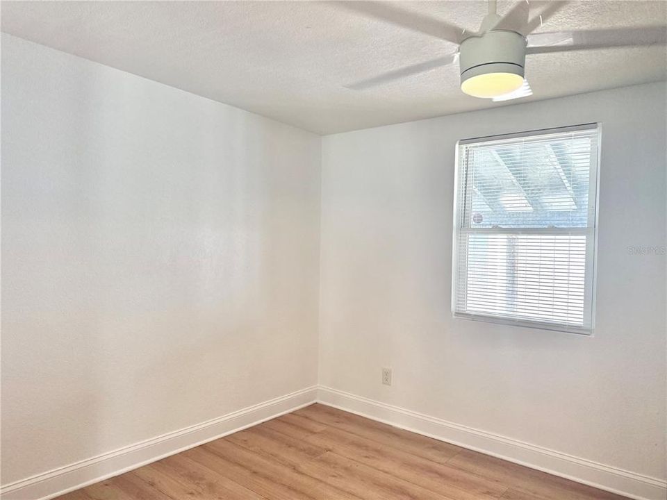 待售: $299,900 (3 贝兹, 2 浴室, 1223 平方英尺)