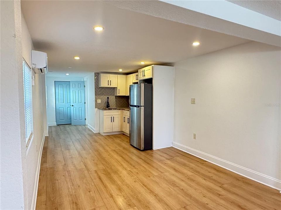 待售: $299,900 (3 贝兹, 2 浴室, 1223 平方英尺)