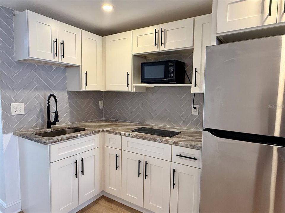 待售: $299,900 (3 贝兹, 2 浴室, 1223 平方英尺)