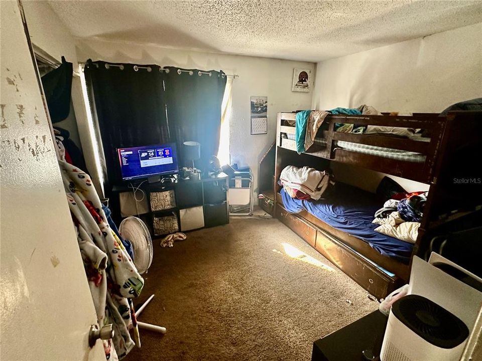 For Sale: $105,900 (2 beds, 2 baths, 976 Square Feet)