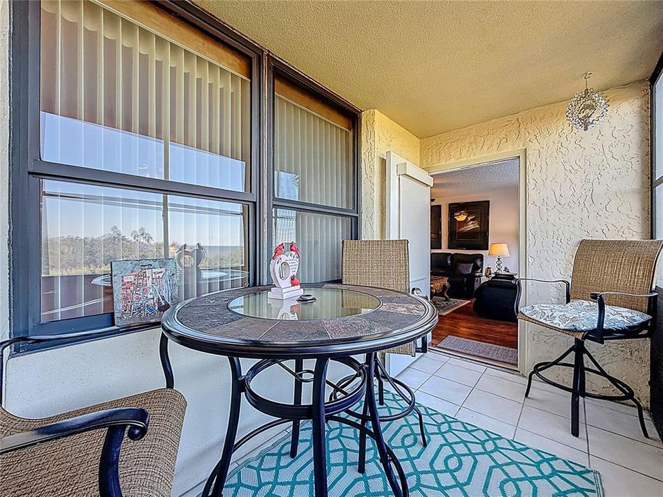 待售: $169,000 (1 贝兹, 1 浴室, 810 平方英尺)