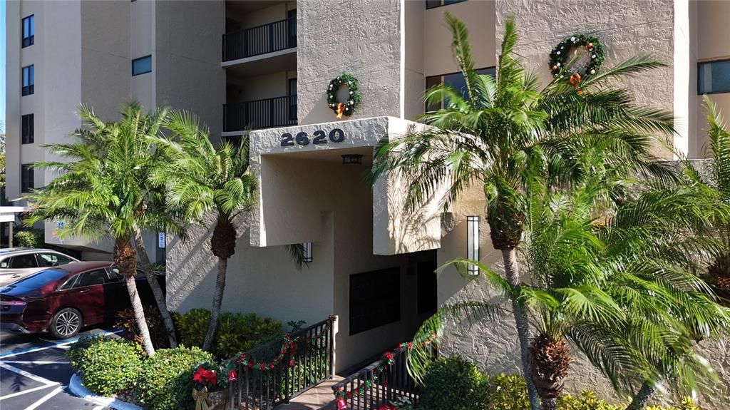 待售: $169,000 (1 贝兹, 1 浴室, 810 平方英尺)