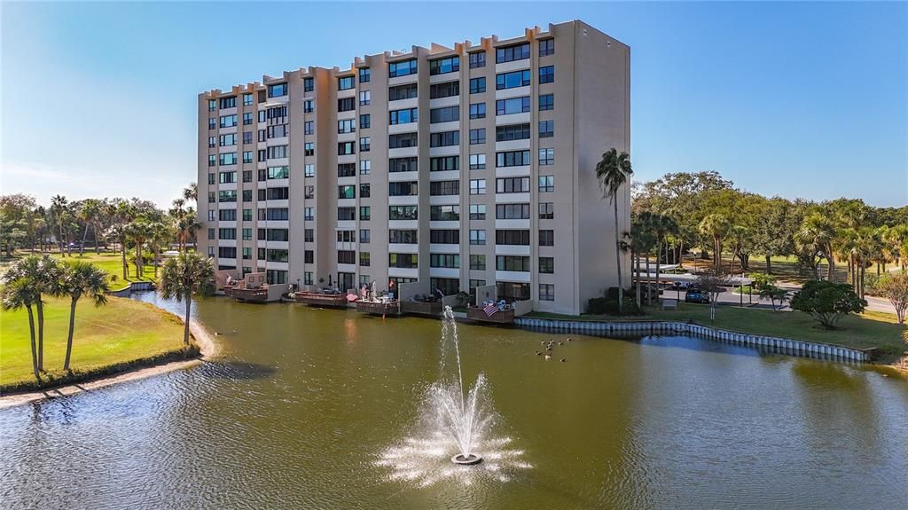 待售: $169,000 (1 贝兹, 1 浴室, 810 平方英尺)