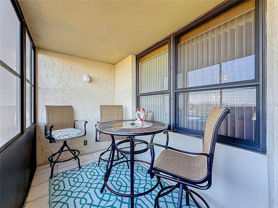 待售: $169,000 (1 贝兹, 1 浴室, 810 平方英尺)