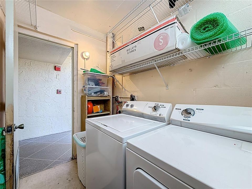 待售: $169,000 (1 贝兹, 1 浴室, 810 平方英尺)