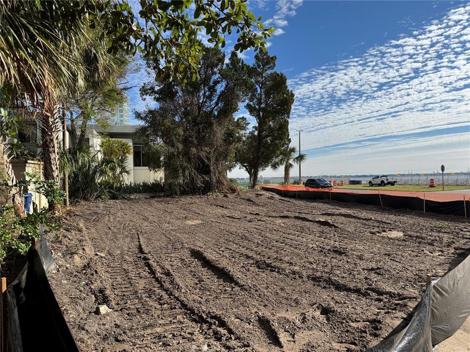 待售: $1,790,000 (0.14 acres)