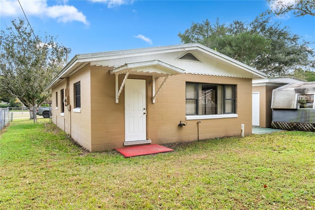 For Sale: $290,000 (3 beds, 1 baths, 960 Square Feet)