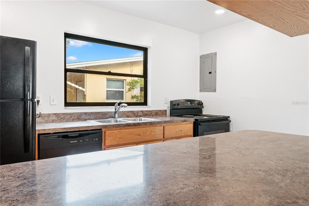 For Sale: $290,000 (3 beds, 1 baths, 960 Square Feet)