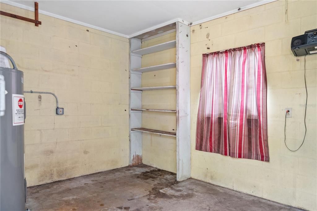 For Sale: $290,000 (3 beds, 1 baths, 960 Square Feet)