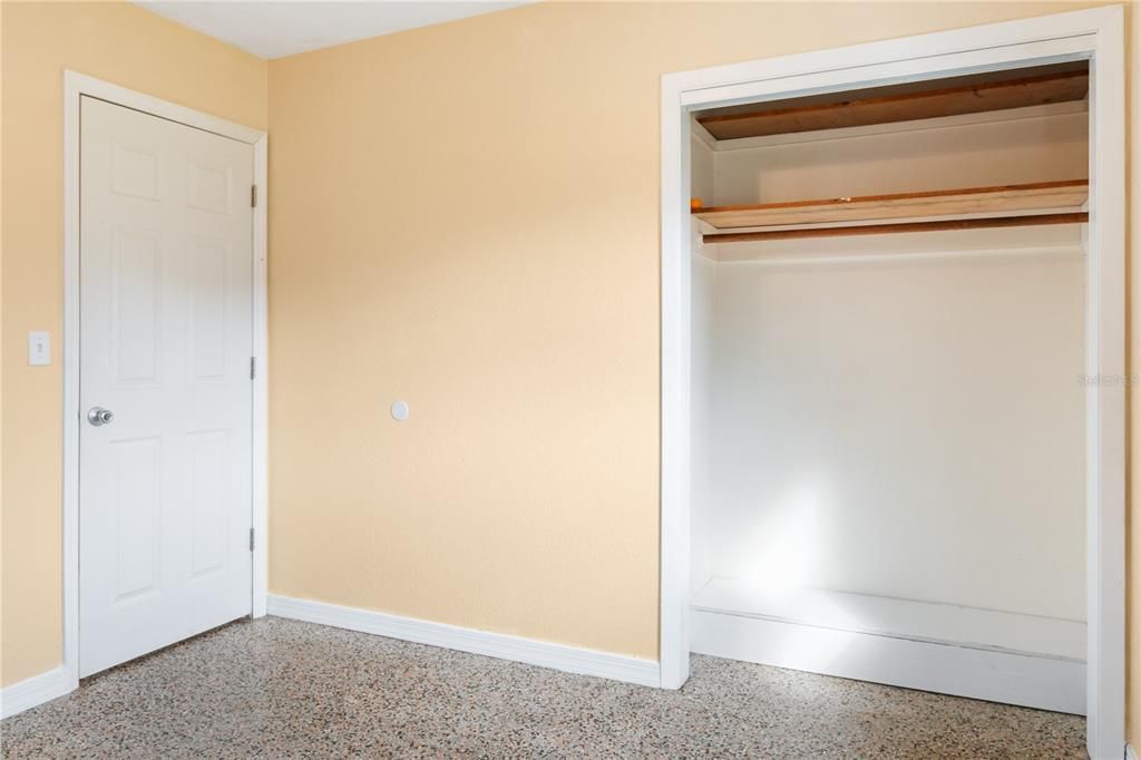 For Sale: $290,000 (3 beds, 1 baths, 960 Square Feet)