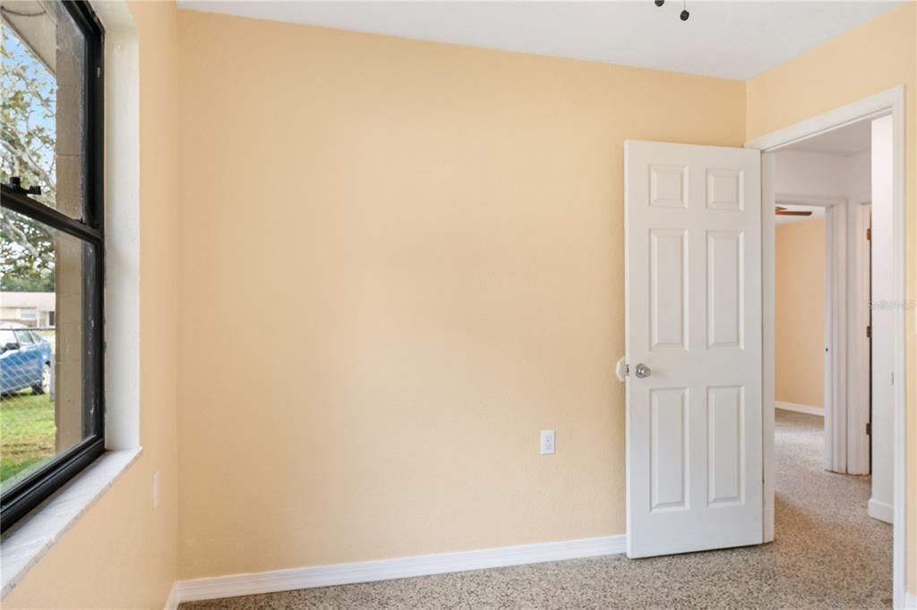 For Sale: $290,000 (3 beds, 1 baths, 960 Square Feet)