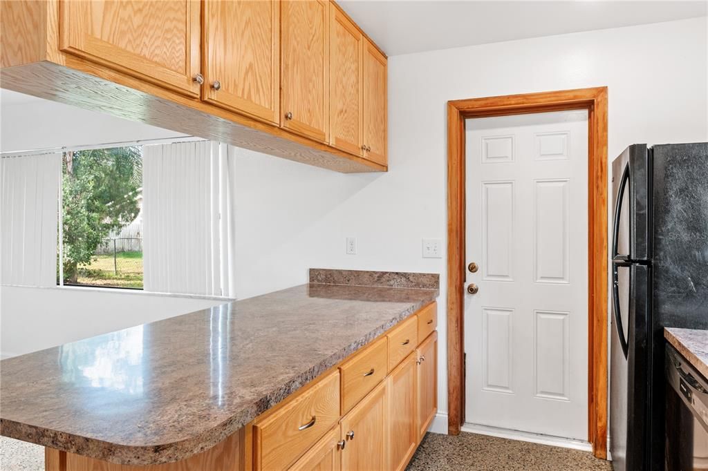 For Sale: $290,000 (3 beds, 1 baths, 960 Square Feet)