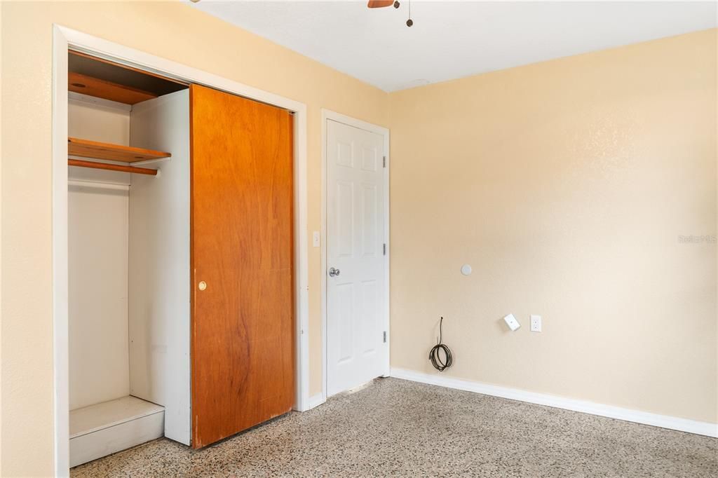 For Sale: $290,000 (3 beds, 1 baths, 960 Square Feet)