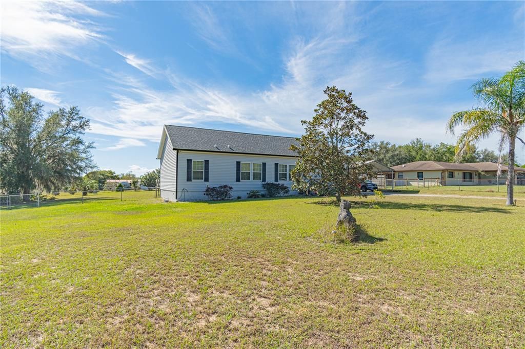 For Sale: $319,999 (3 beds, 2 baths, 1512 Square Feet)