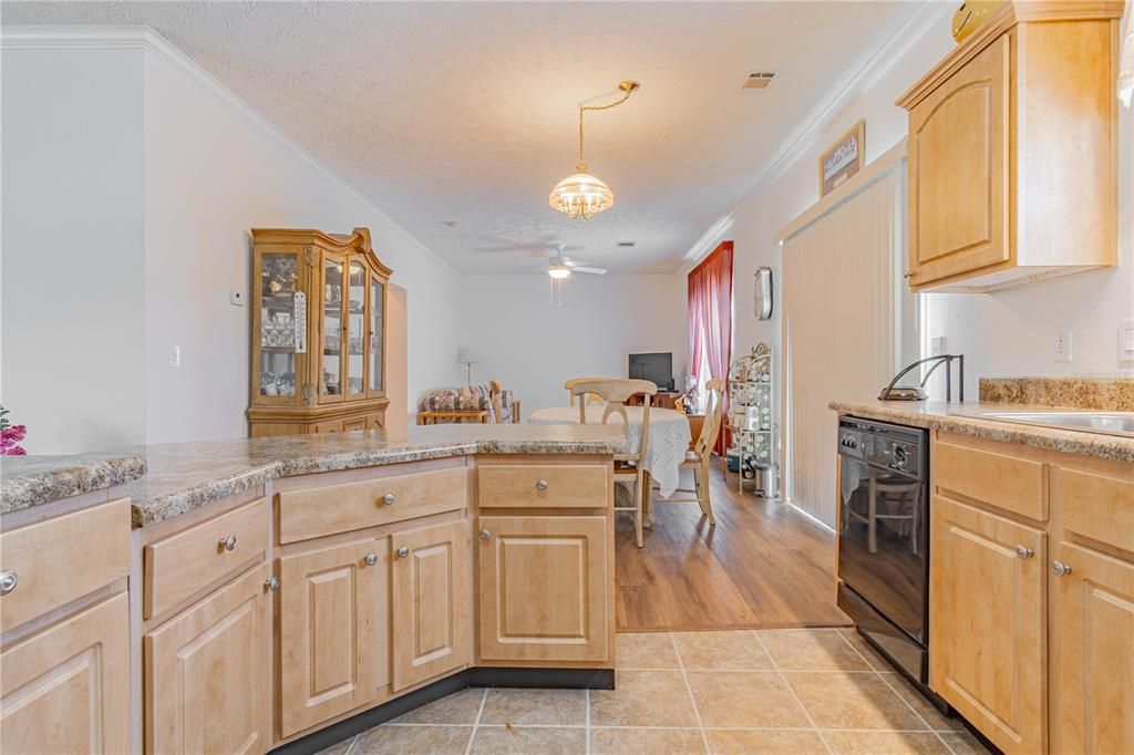 For Sale: $319,999 (3 beds, 2 baths, 1512 Square Feet)