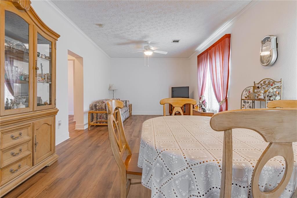 For Sale: $319,999 (3 beds, 2 baths, 1512 Square Feet)