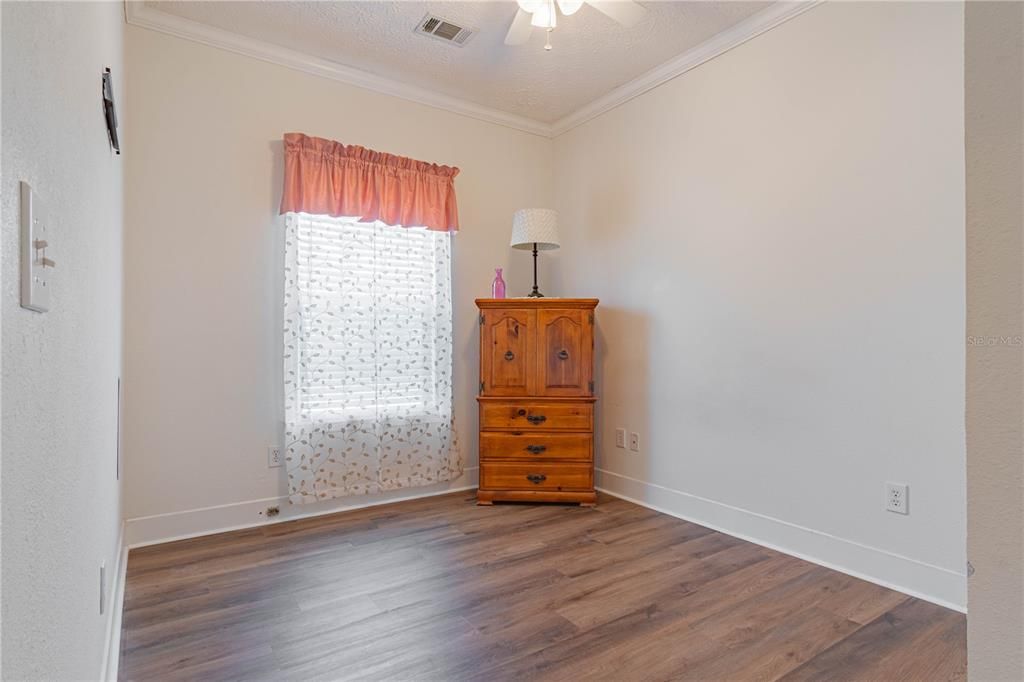 For Sale: $319,999 (3 beds, 2 baths, 1512 Square Feet)