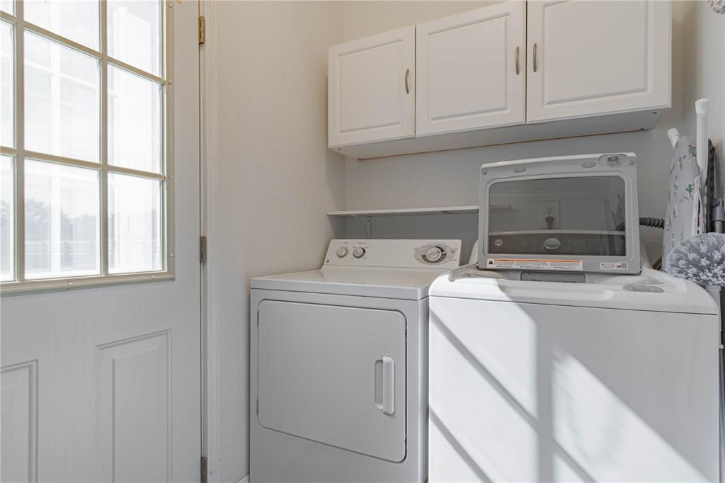 For Sale: $319,999 (3 beds, 2 baths, 1512 Square Feet)