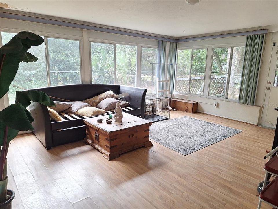 待售: $275,000 (3 贝兹, 2 浴室, 2007 平方英尺)