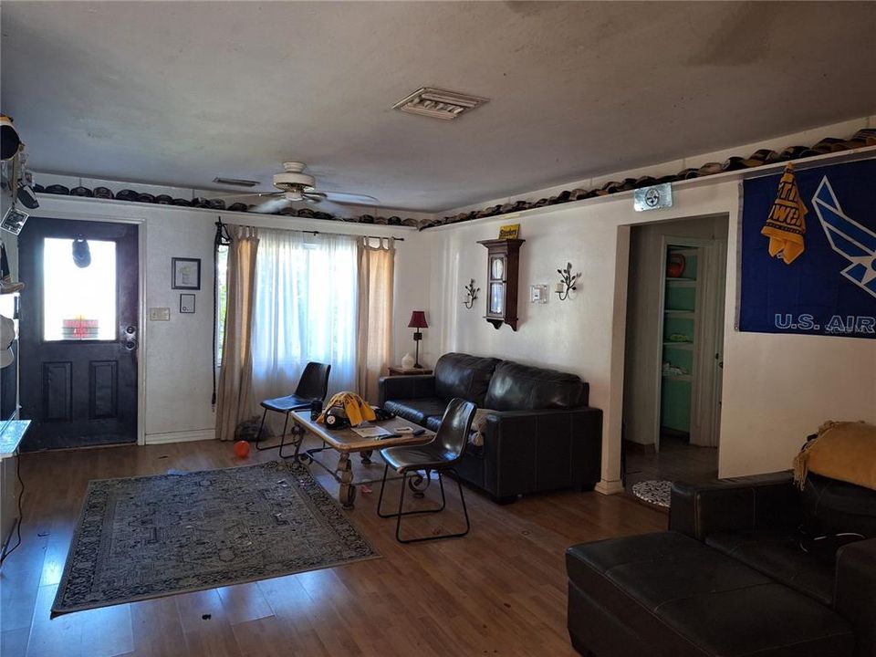 待售: $275,000 (3 贝兹, 2 浴室, 2007 平方英尺)