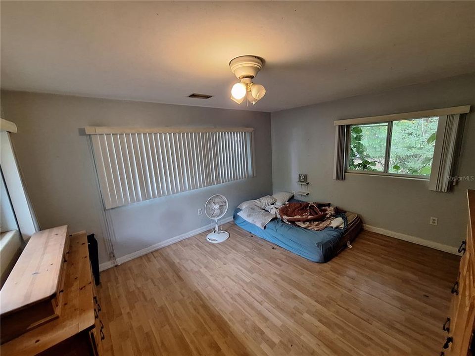 待售: $275,000 (3 贝兹, 2 浴室, 2007 平方英尺)