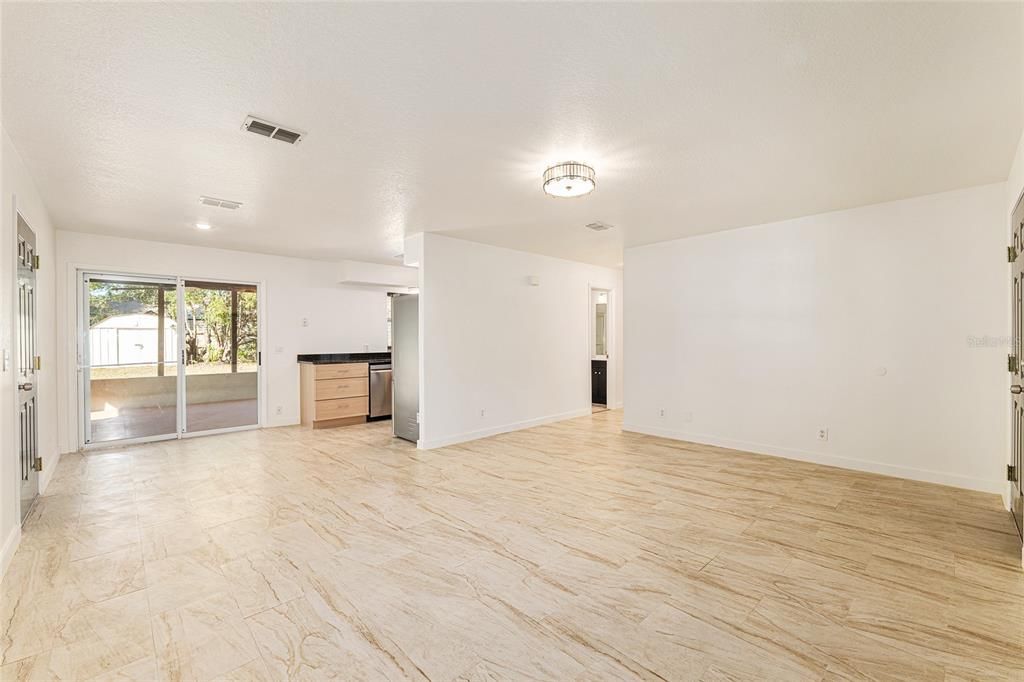 For Sale: $234,900 (3 beds, 2 baths, 1128 Square Feet)