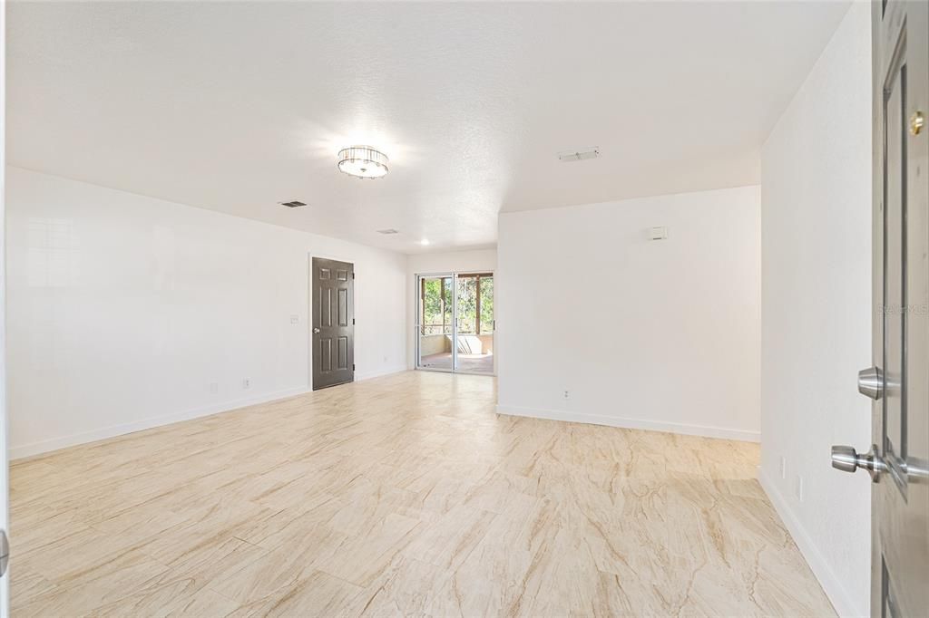 For Sale: $234,900 (3 beds, 2 baths, 1128 Square Feet)