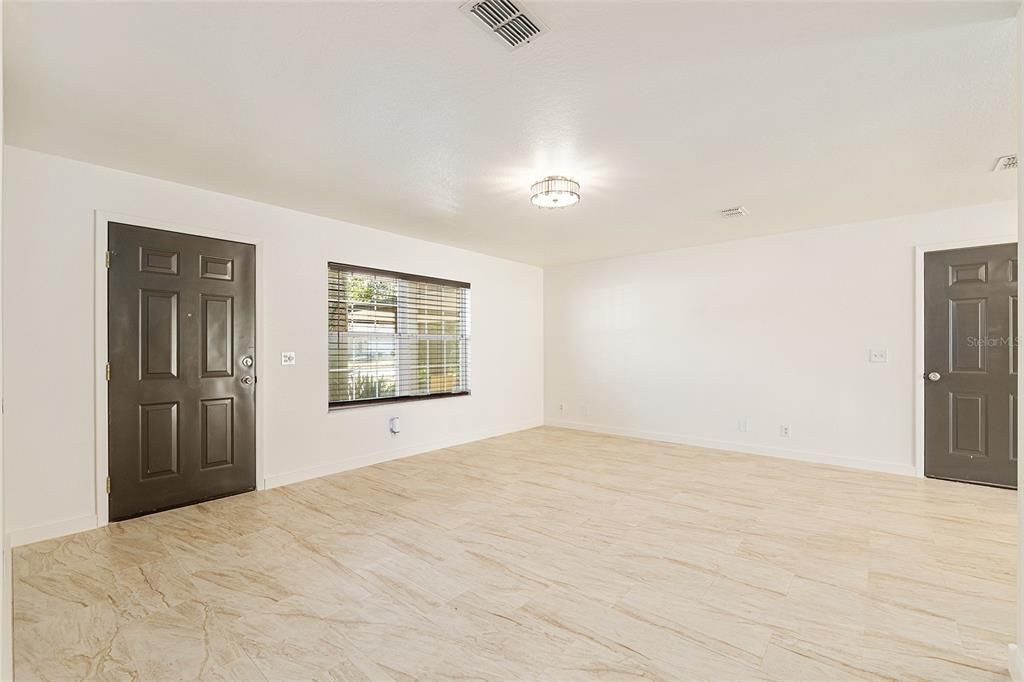 For Sale: $234,900 (3 beds, 2 baths, 1128 Square Feet)