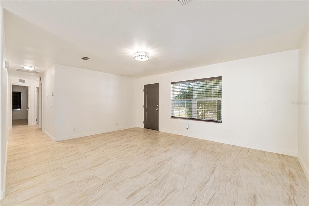 For Sale: $234,900 (3 beds, 2 baths, 1128 Square Feet)