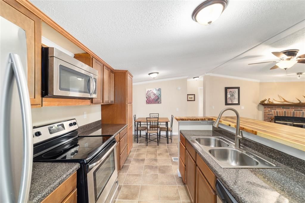 En Venta: $599,900 (3 camas, 2 baños, 1008 Pies cuadrados)