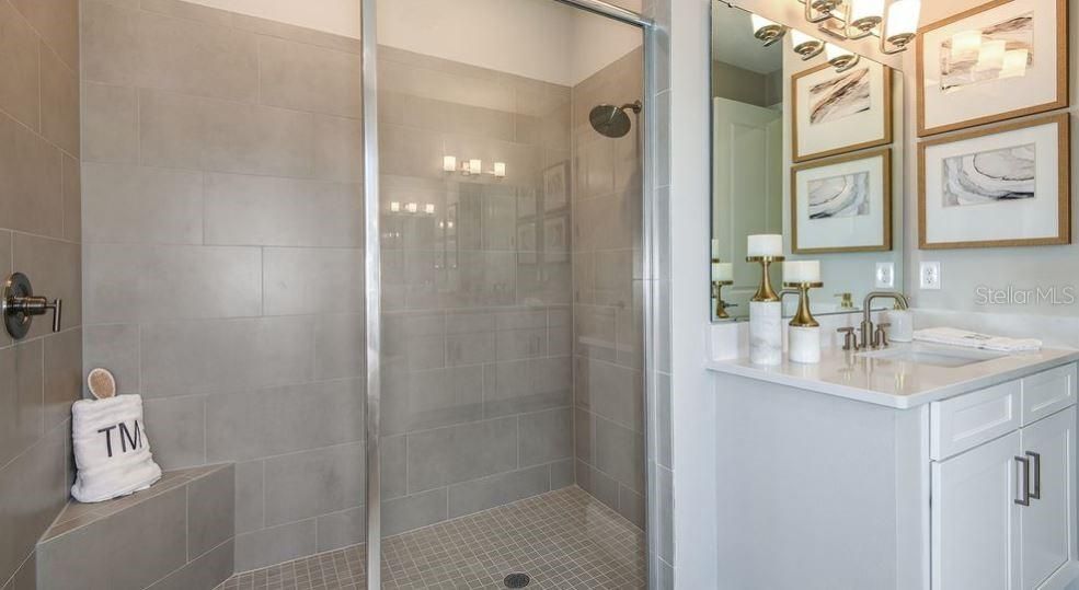 En Venta: $753,248 (4 camas, 3 baños, 3221 Pies cuadrados)