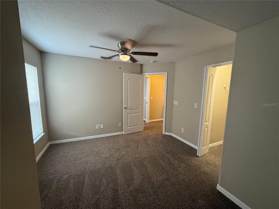 En Venta: $339,900 (4 camas, 2 baños, 2164 Pies cuadrados)