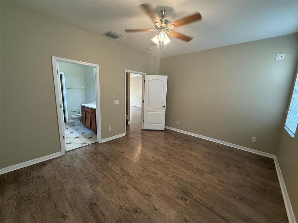 En Venta: $339,900 (4 camas, 2 baños, 2164 Pies cuadrados)