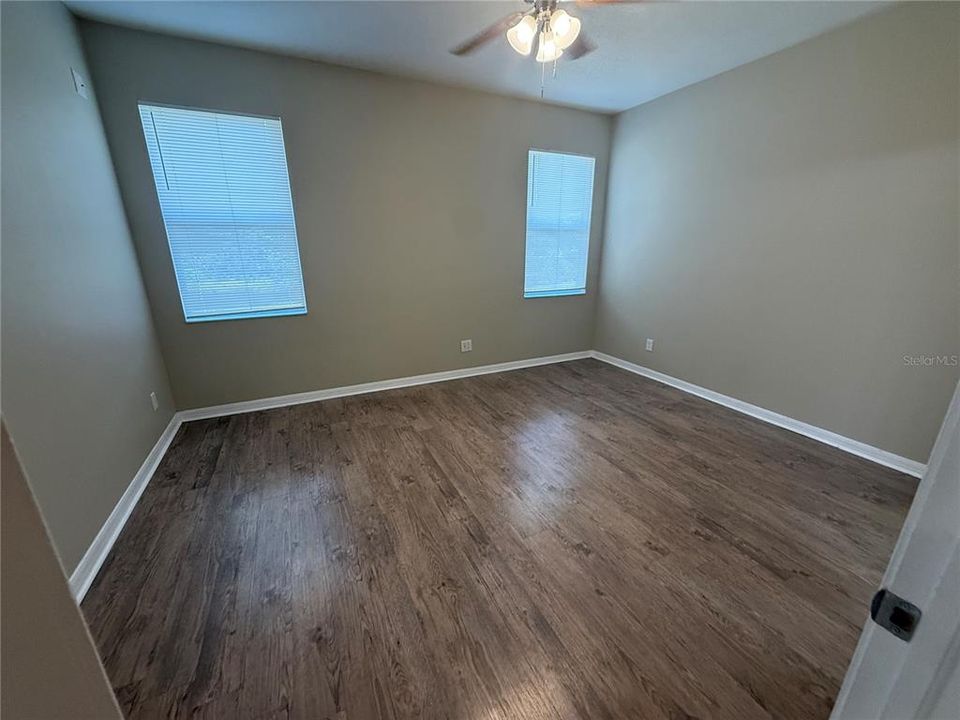 En Venta: $339,900 (4 camas, 2 baños, 2164 Pies cuadrados)