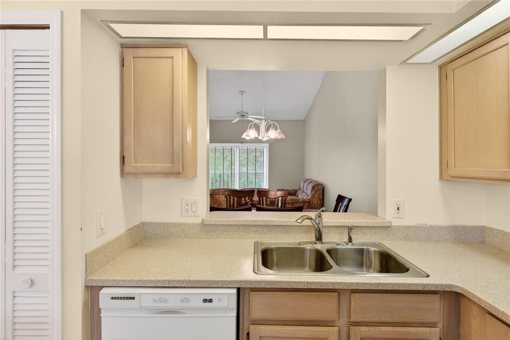 En Venta: $225,000 (2 camas, 2 baños, 1013 Pies cuadrados)