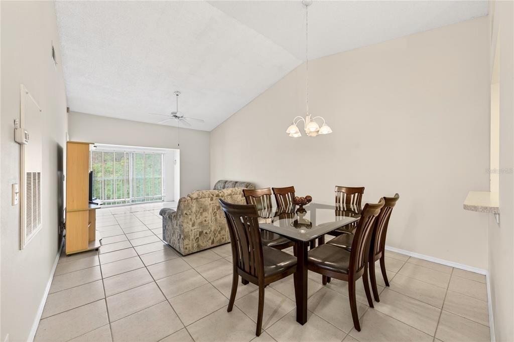 En Venta: $225,000 (2 camas, 2 baños, 1013 Pies cuadrados)