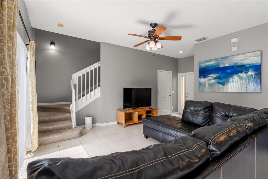 For Sale: $255,000 (3 beds, 2 baths, 1455 Square Feet)