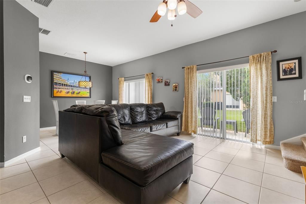 For Sale: $255,000 (3 beds, 2 baths, 1455 Square Feet)