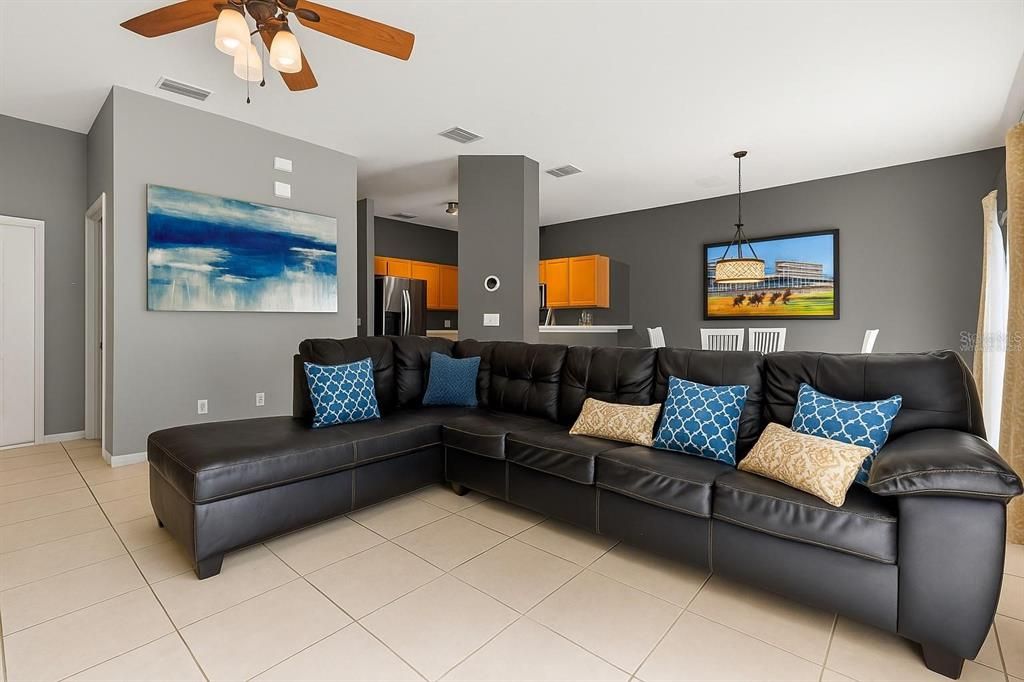 For Sale: $255,000 (3 beds, 2 baths, 1455 Square Feet)