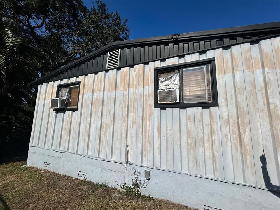 For Sale: $150,000 (3 beds, 1 baths, 1128 Square Feet)