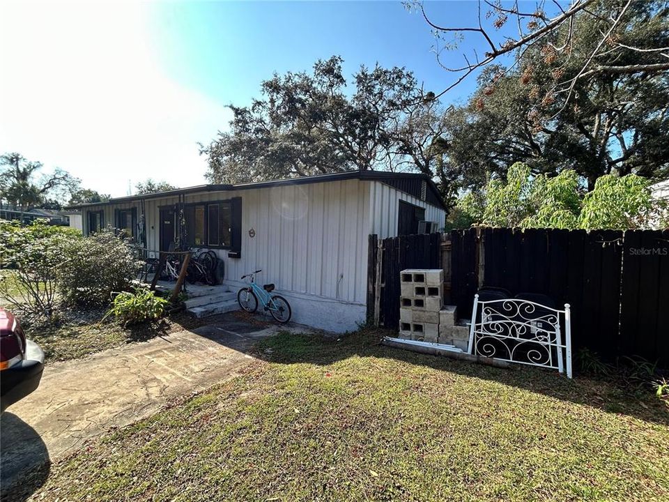 For Sale: $150,000 (3 beds, 1 baths, 1128 Square Feet)