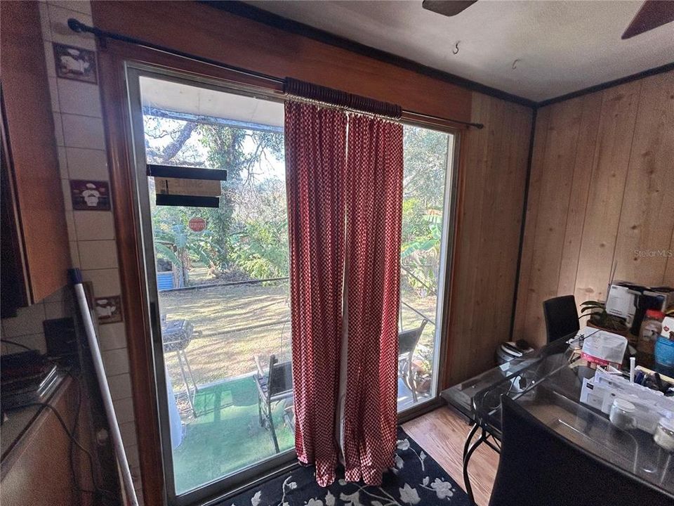 For Sale: $150,000 (3 beds, 1 baths, 1128 Square Feet)