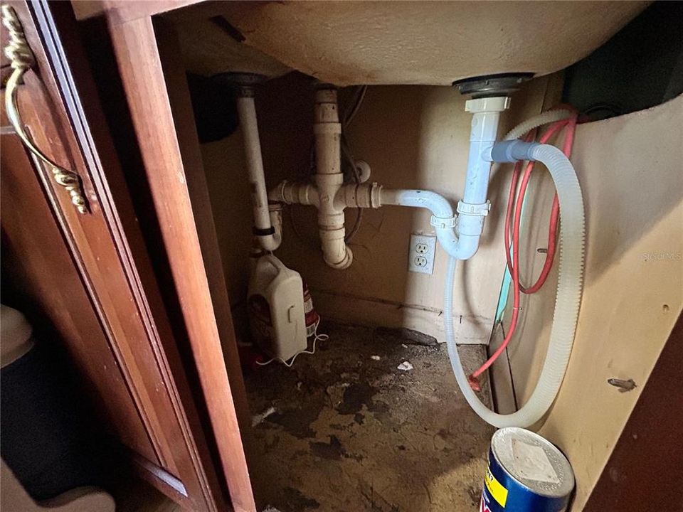 For Sale: $150,000 (3 beds, 1 baths, 1128 Square Feet)