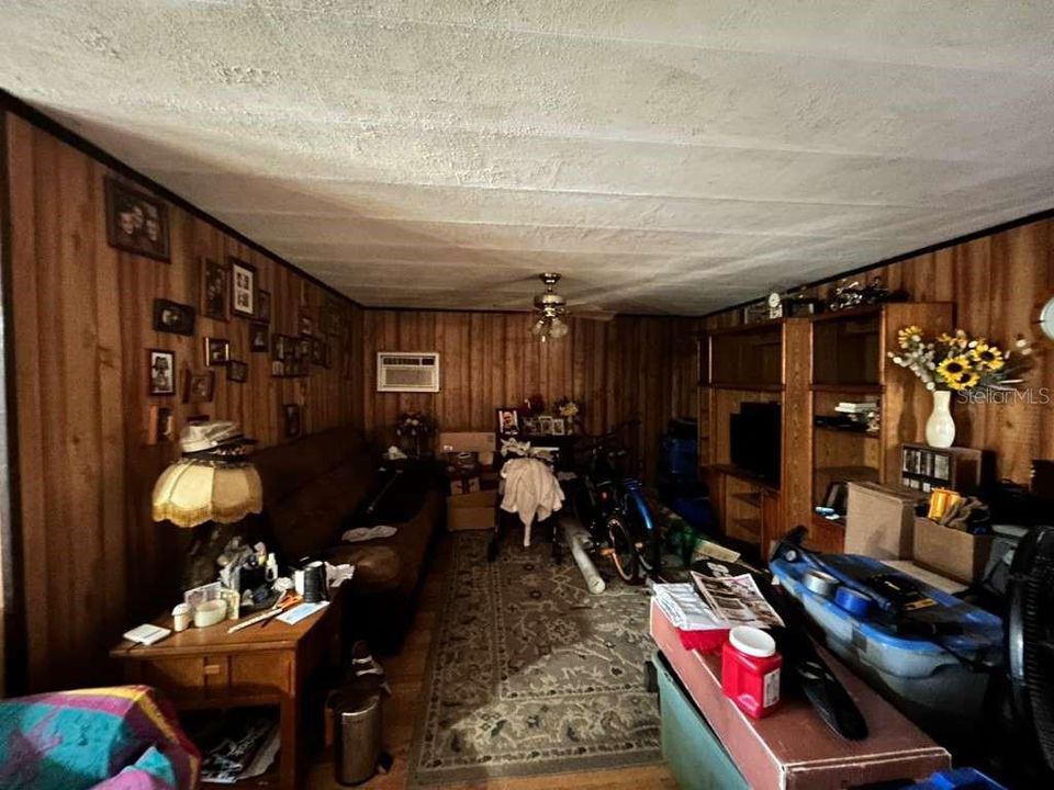 For Sale: $150,000 (3 beds, 1 baths, 1128 Square Feet)