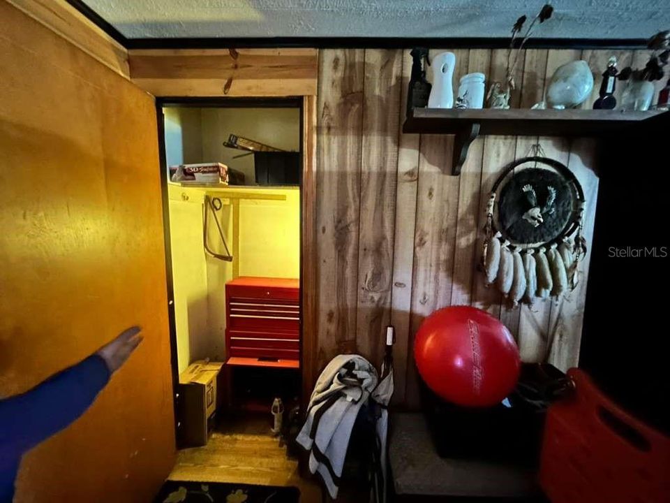 For Sale: $150,000 (3 beds, 1 baths, 1128 Square Feet)