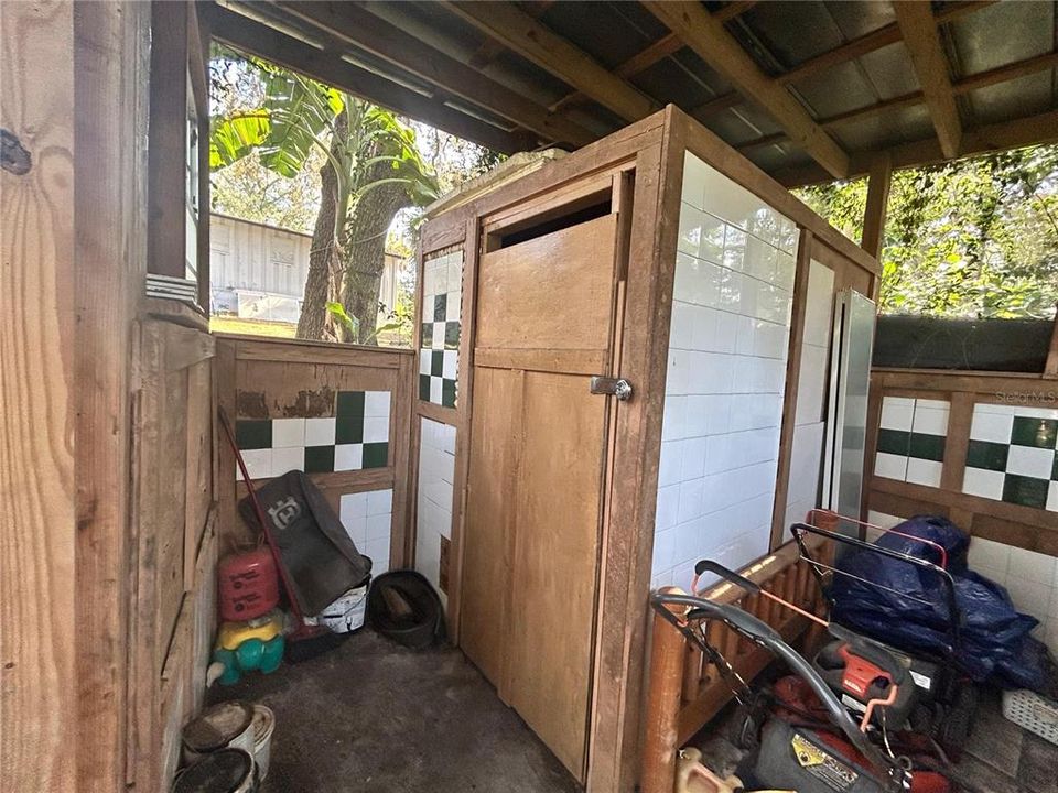 For Sale: $150,000 (3 beds, 1 baths, 1128 Square Feet)