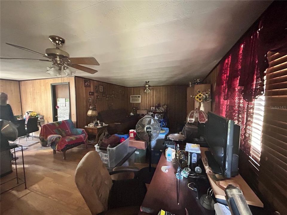 For Sale: $150,000 (3 beds, 1 baths, 1128 Square Feet)