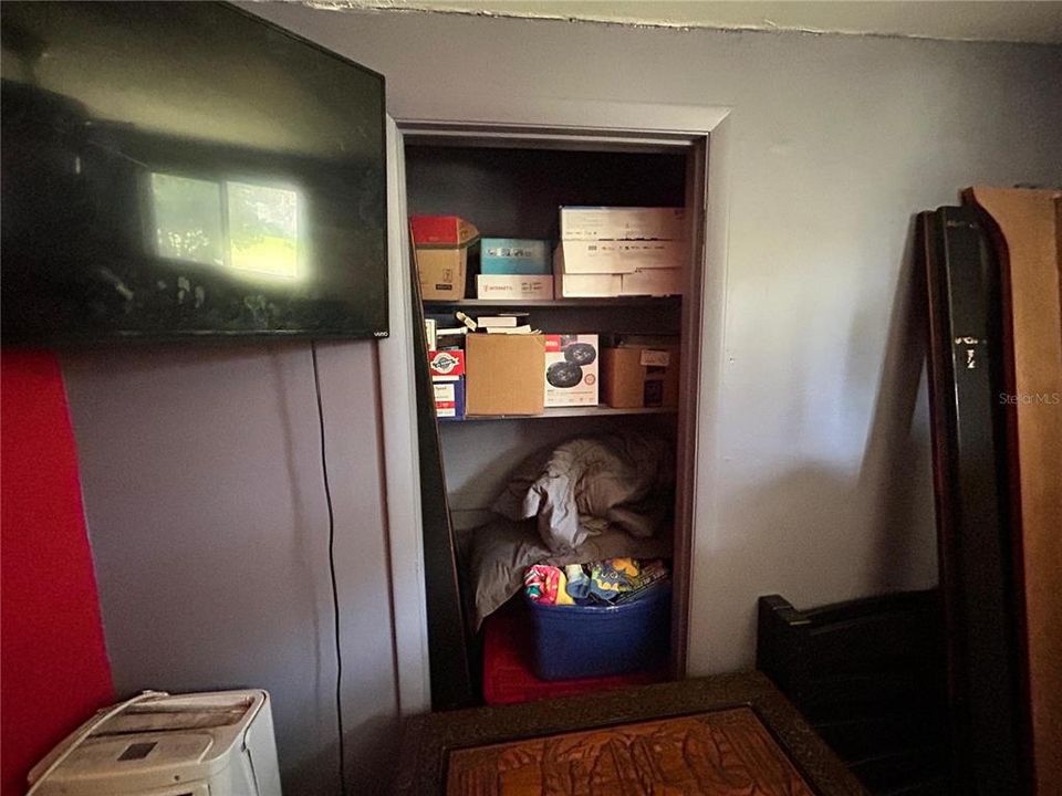 For Sale: $150,000 (3 beds, 1 baths, 1128 Square Feet)