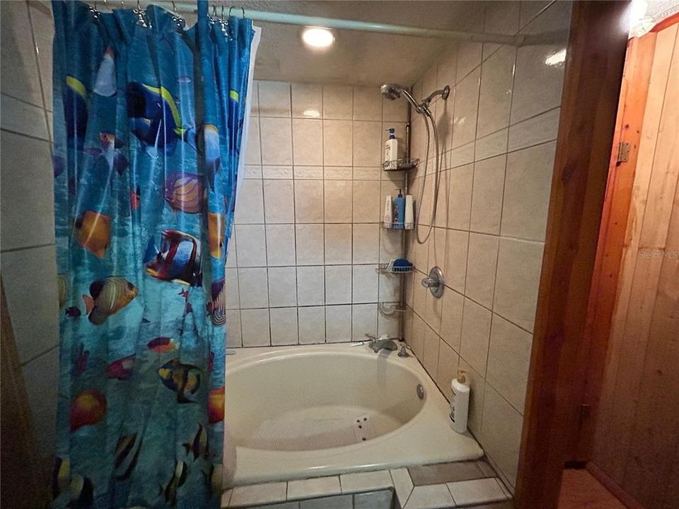For Sale: $150,000 (3 beds, 1 baths, 1128 Square Feet)