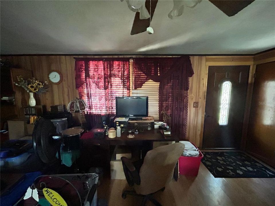 For Sale: $150,000 (3 beds, 1 baths, 1128 Square Feet)